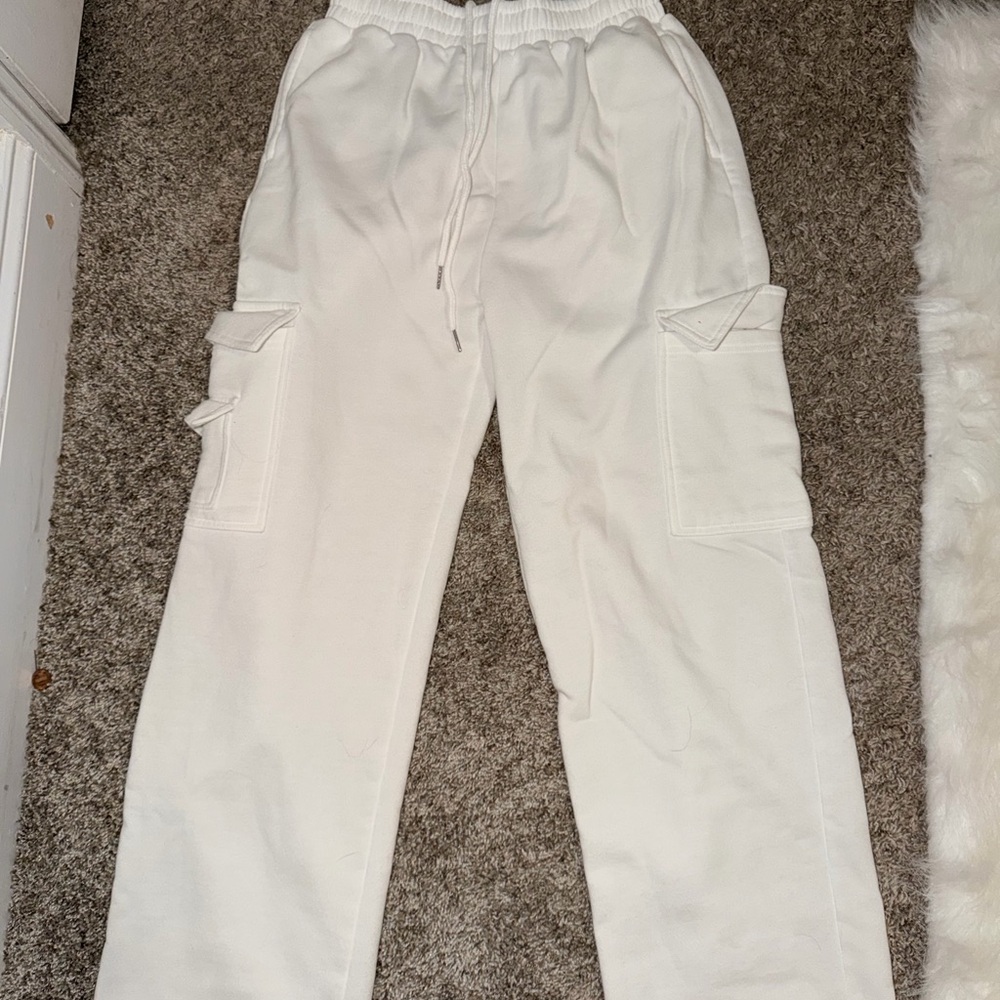 Amazon Essentials White Cargo Joggers